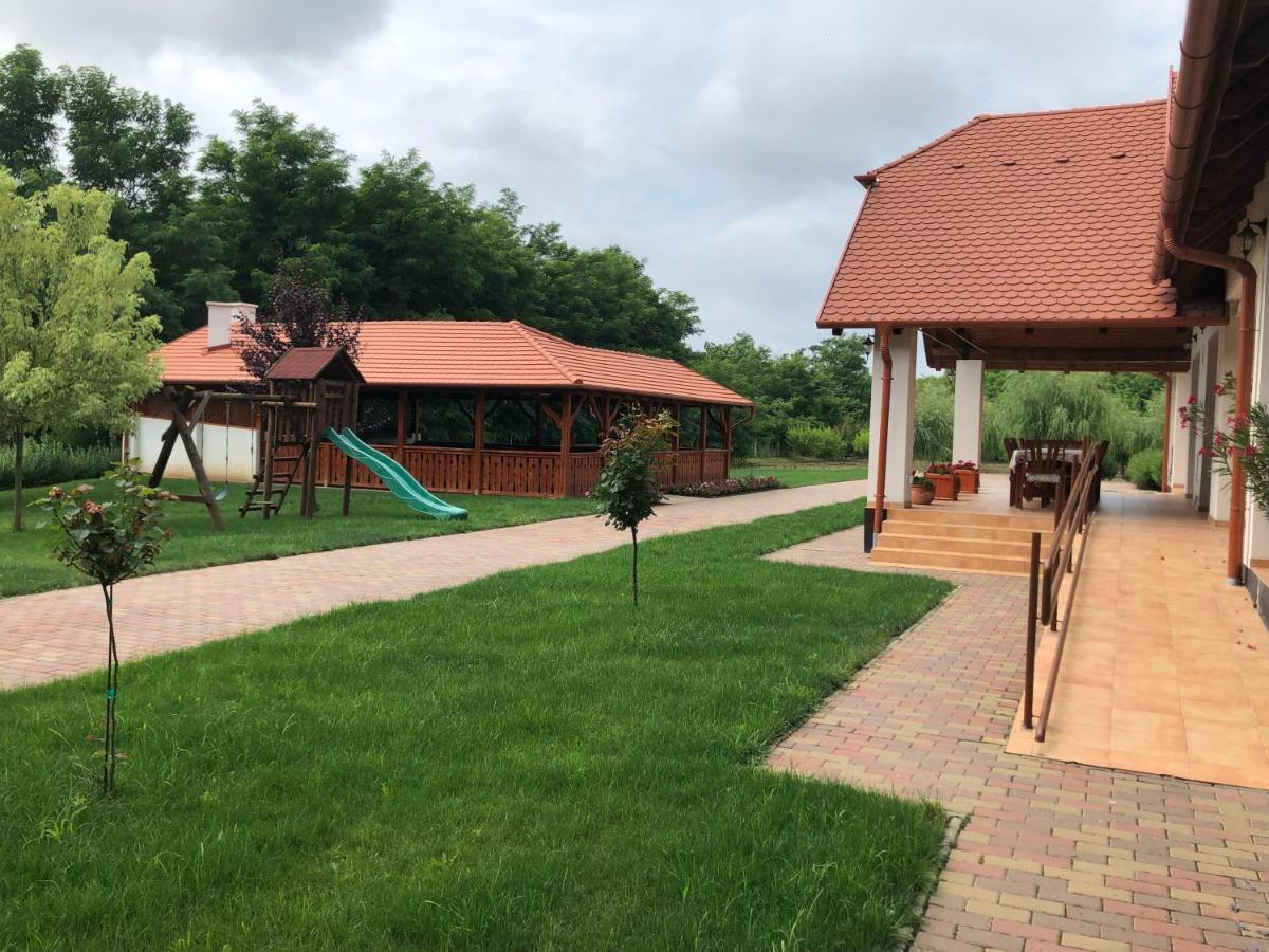 Kiscsere Vendégház Kallosemjen Exterior foto